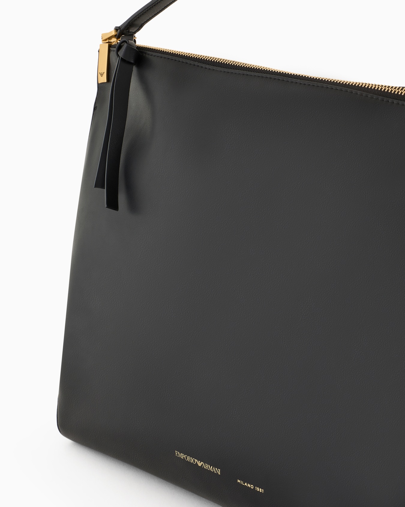 Large handbag in smooth leather Slide 4