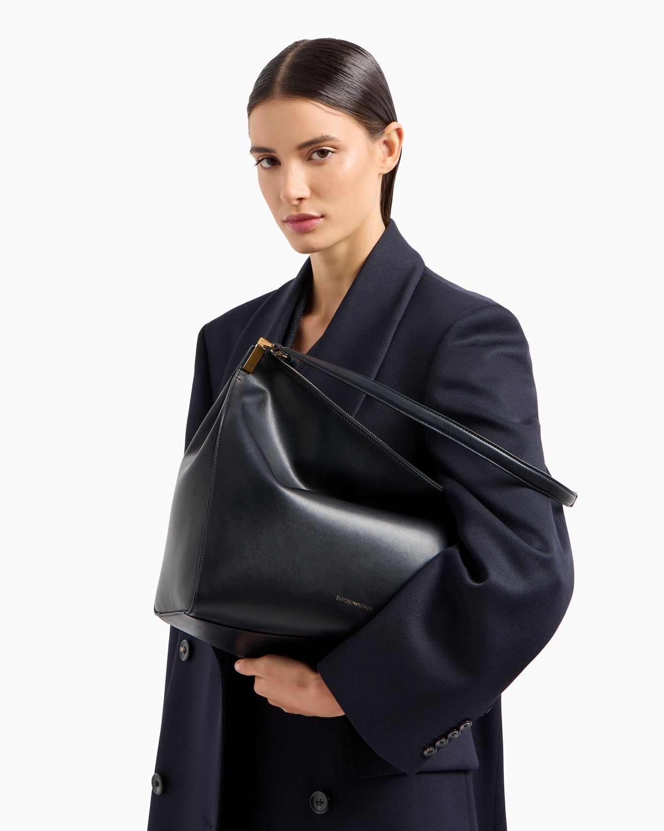 Large handbag in smooth leather Slide 6