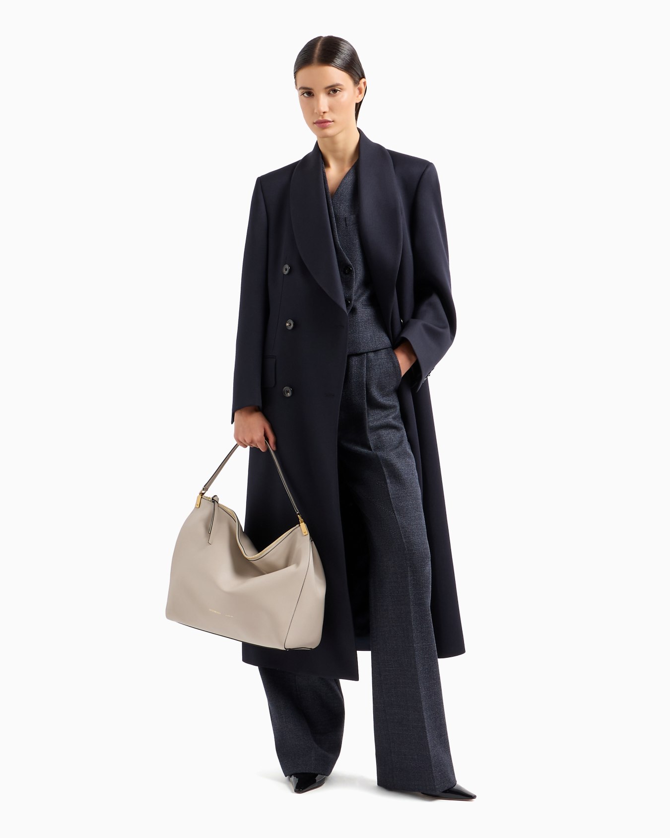 Large handbag in smooth leather Slide 5