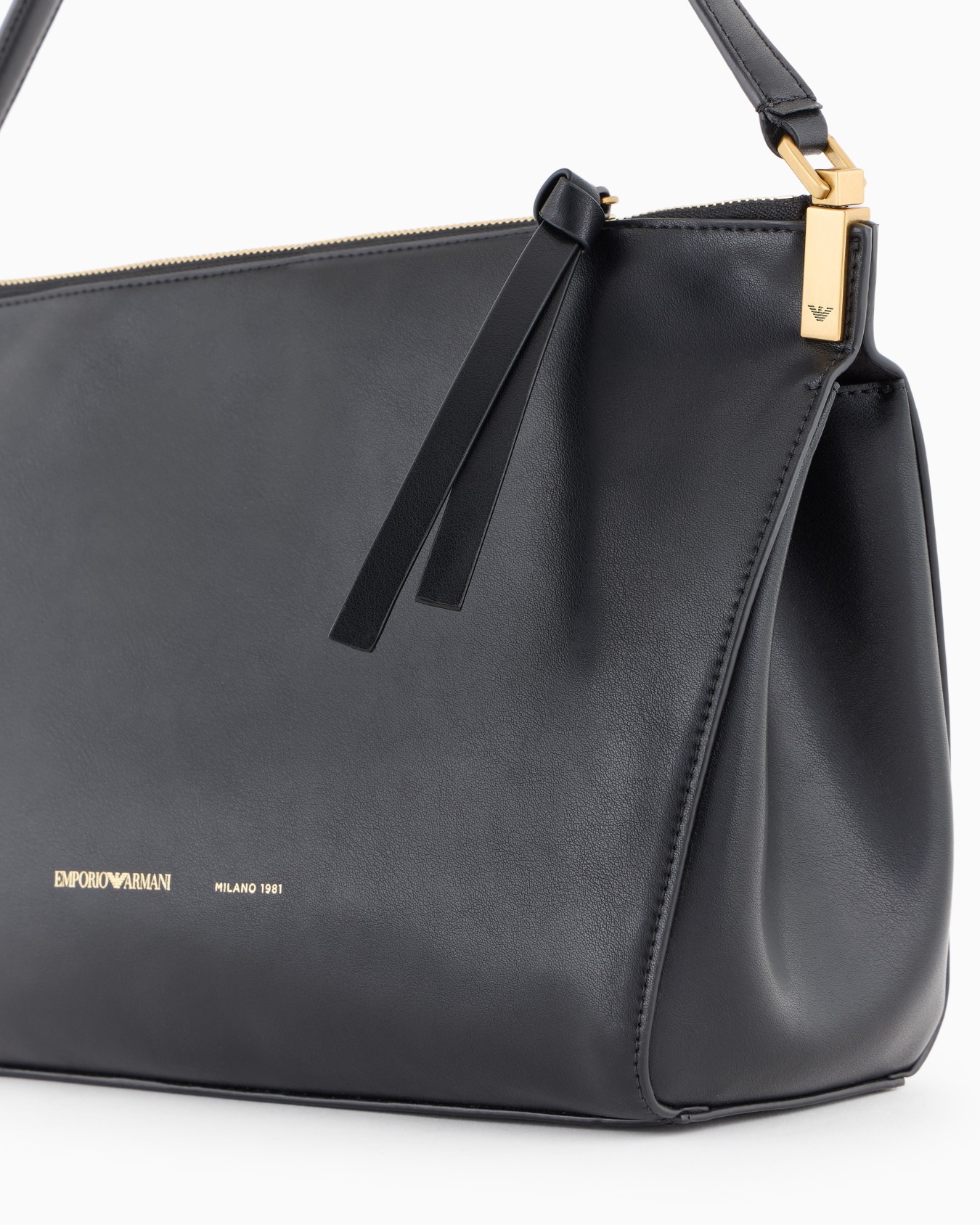 Medium handbag in smooth leather Slide 4