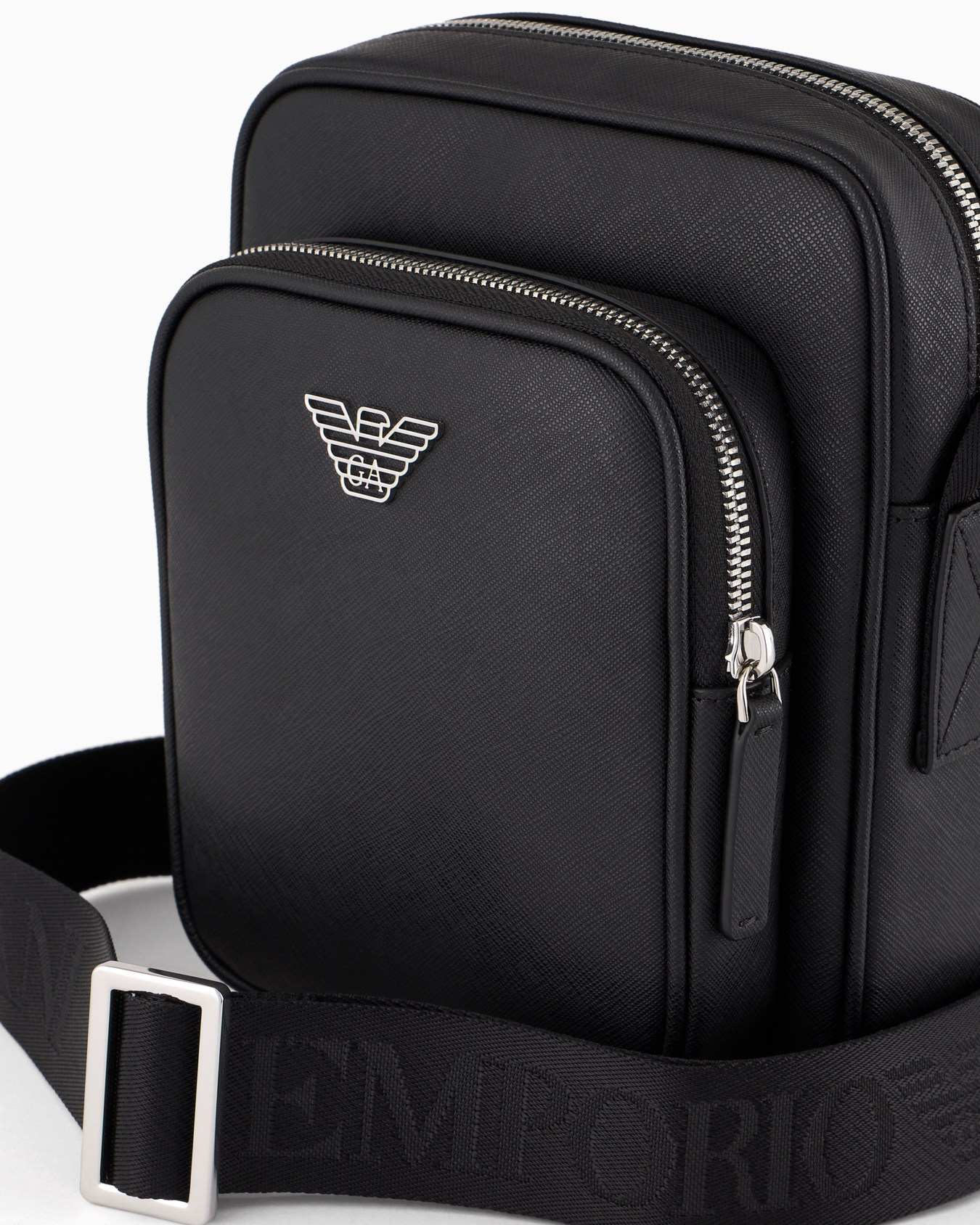 Bolso bandolera de piel saffiano regenerada con placa de águila ASV Diapositiva 4