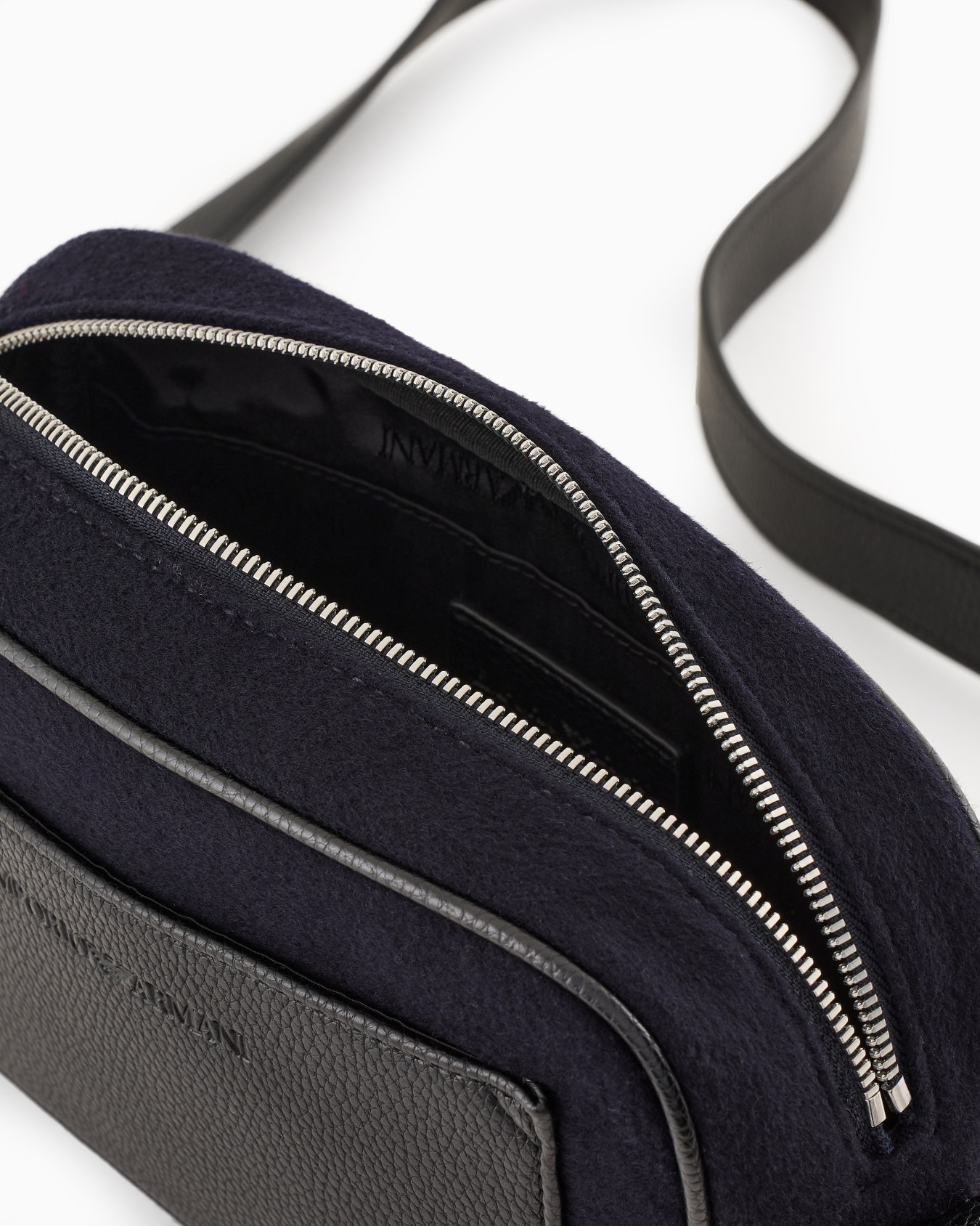 Wool cloth shoulder bag Slide 3