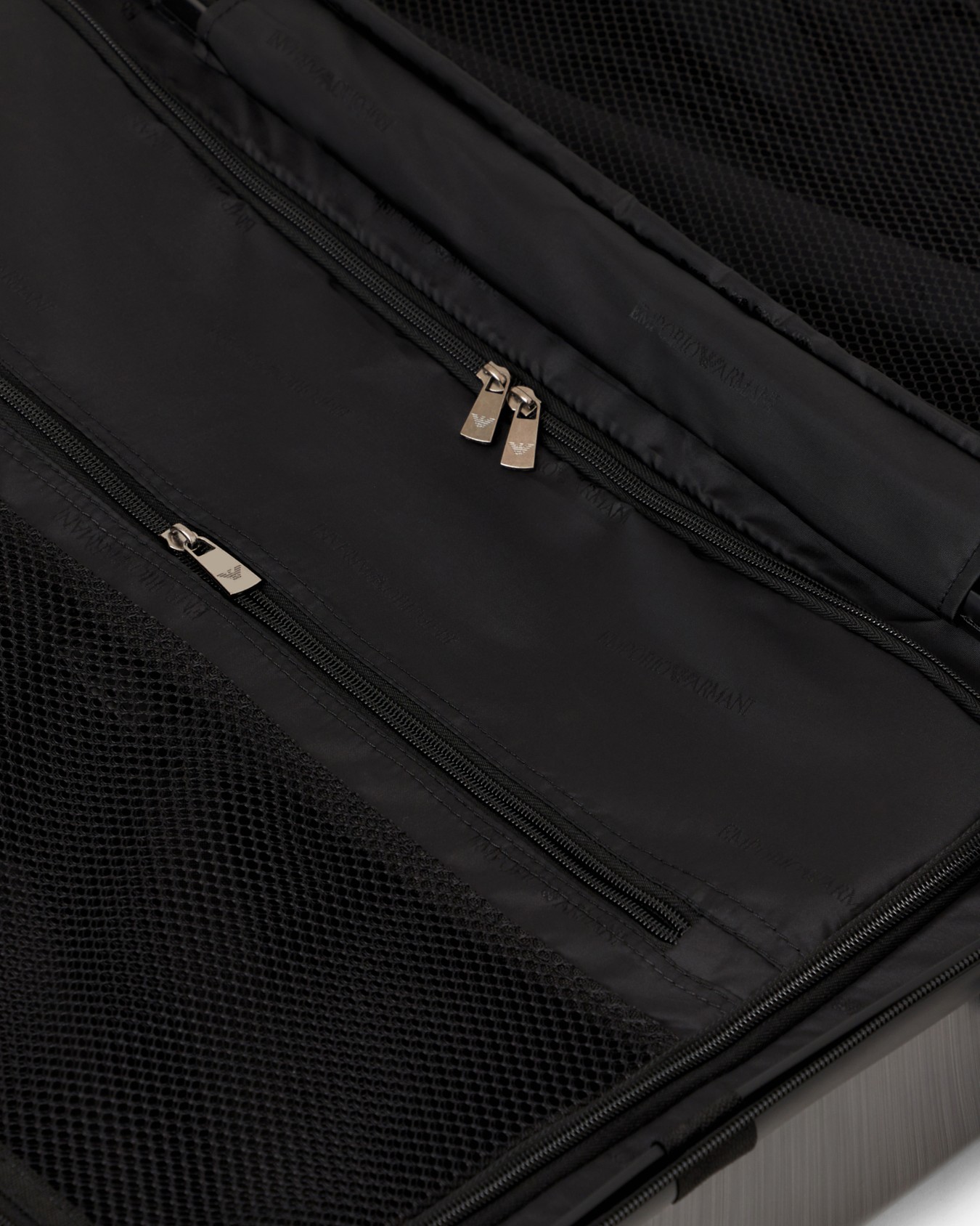 ABS medium trolley suitcase with oversized, embossed eagle Slide 5