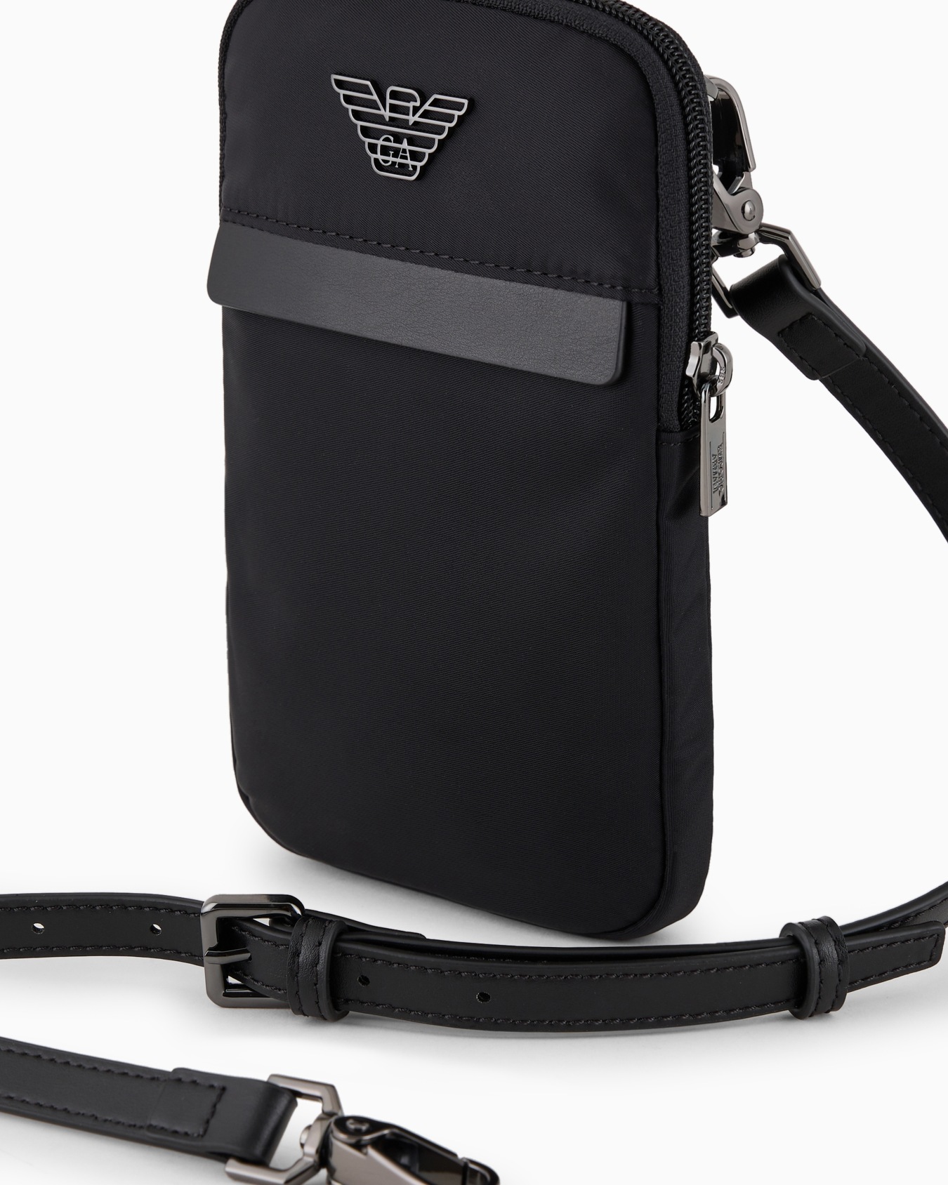 ASV recycled nylon tech case Slide 4