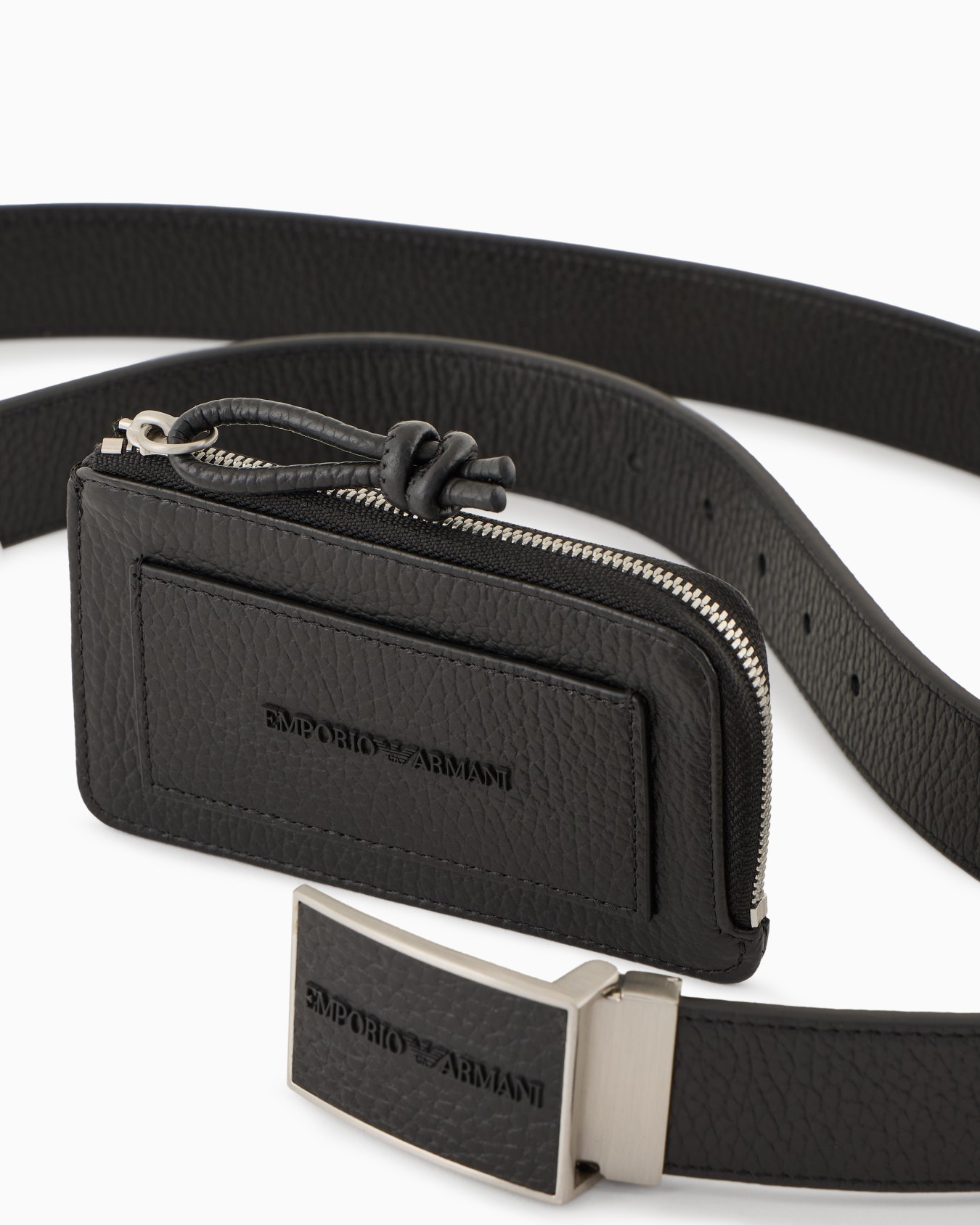 Gift box with tumbled-leather belt and card holder Slide 1