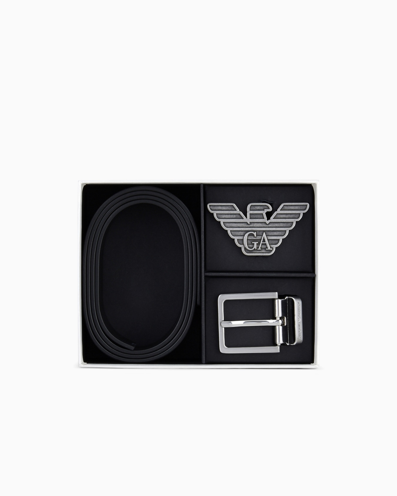 Gift box with reversible belt in Saffiano leather and interchangeable buckle Slide 3