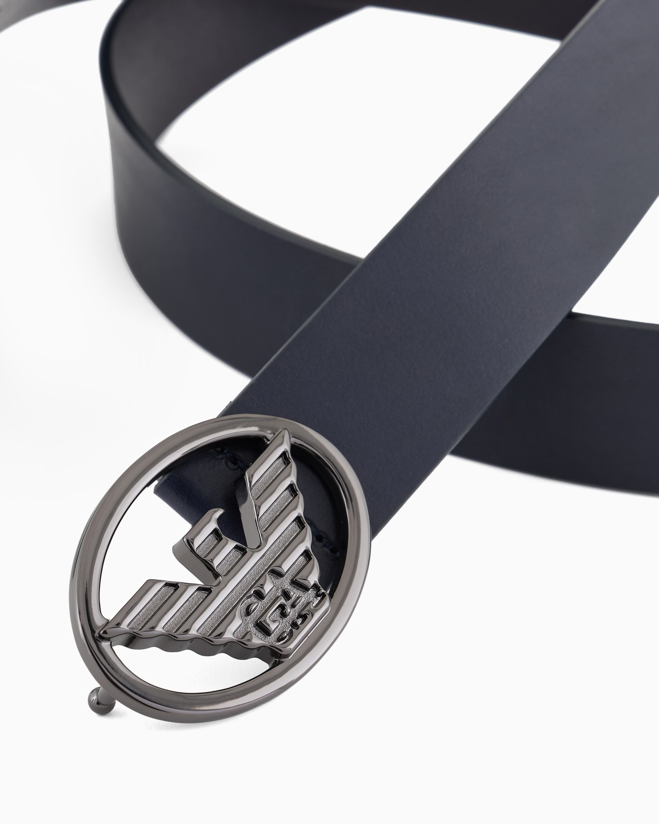 Gürtel aus glattem Leder mit Adler-Plakette Folie 1