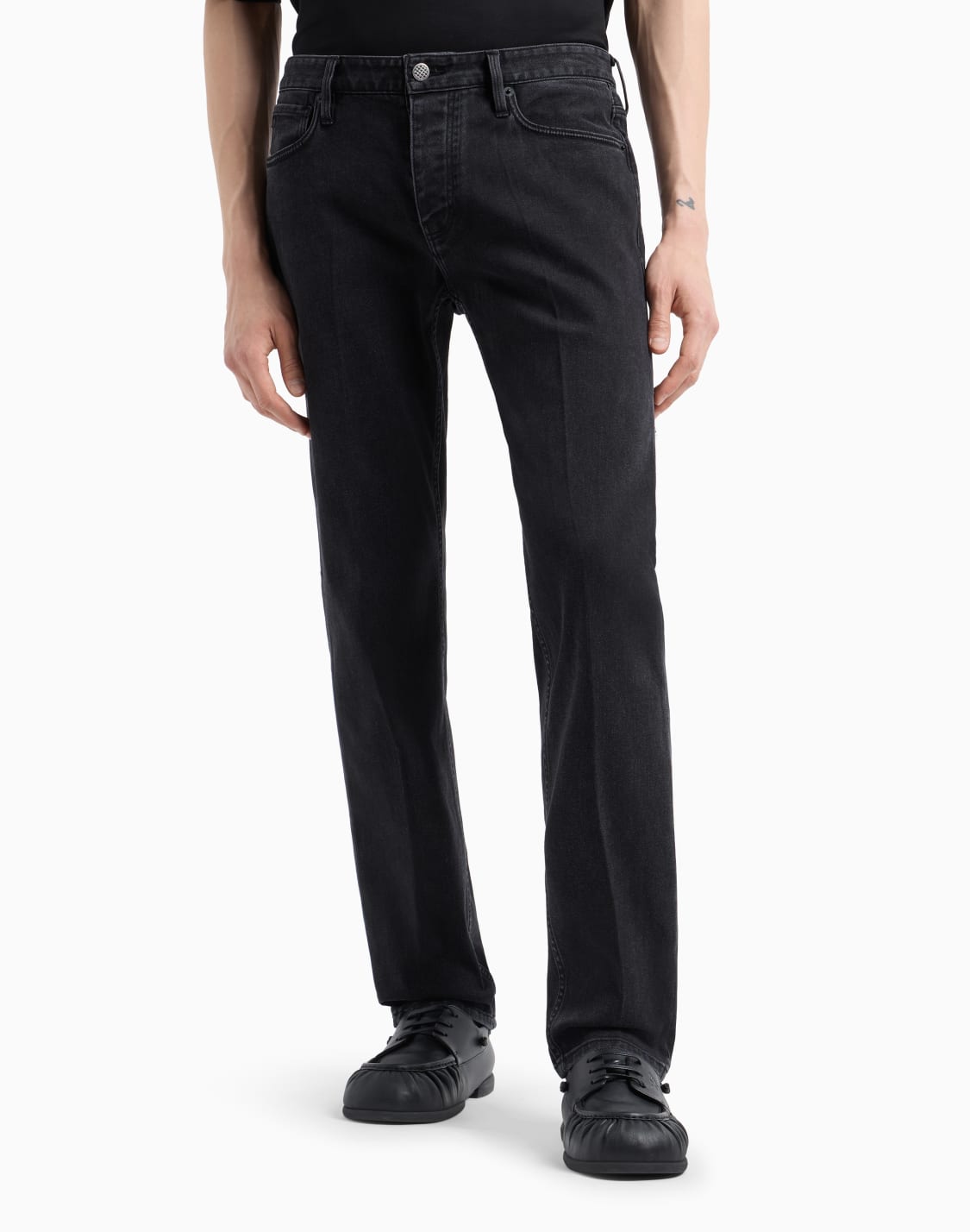 jeans-j75-slim-fit-in-denim-rinse-wash-nero--emporio-armani