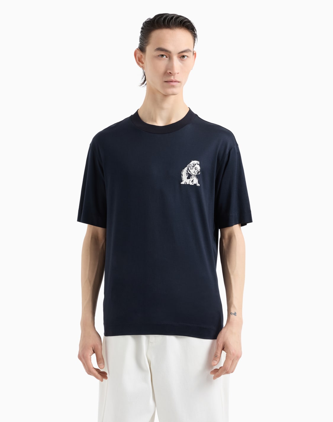 camiseta-de-punto-de-mezcla-de-lyocell-con-bordado-french-bulldog-azul-marino--emporio-armani