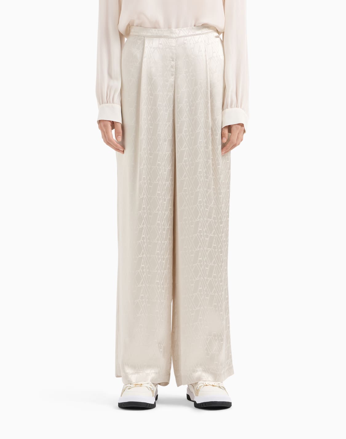 pantalon-plis-en-satin-monogramme-asv-allover-beige--armani-exchange