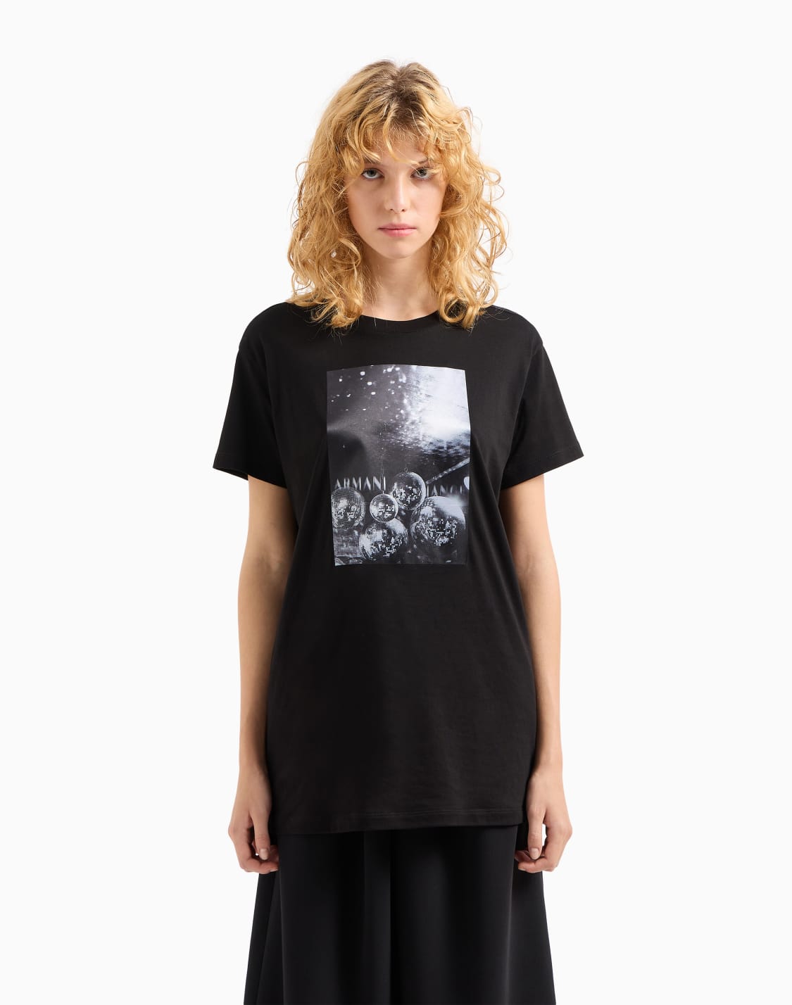 camiseta-de-corte-relajado-con-estampado-fotogrfico-en-tejido-asv-negro--armani-exchange