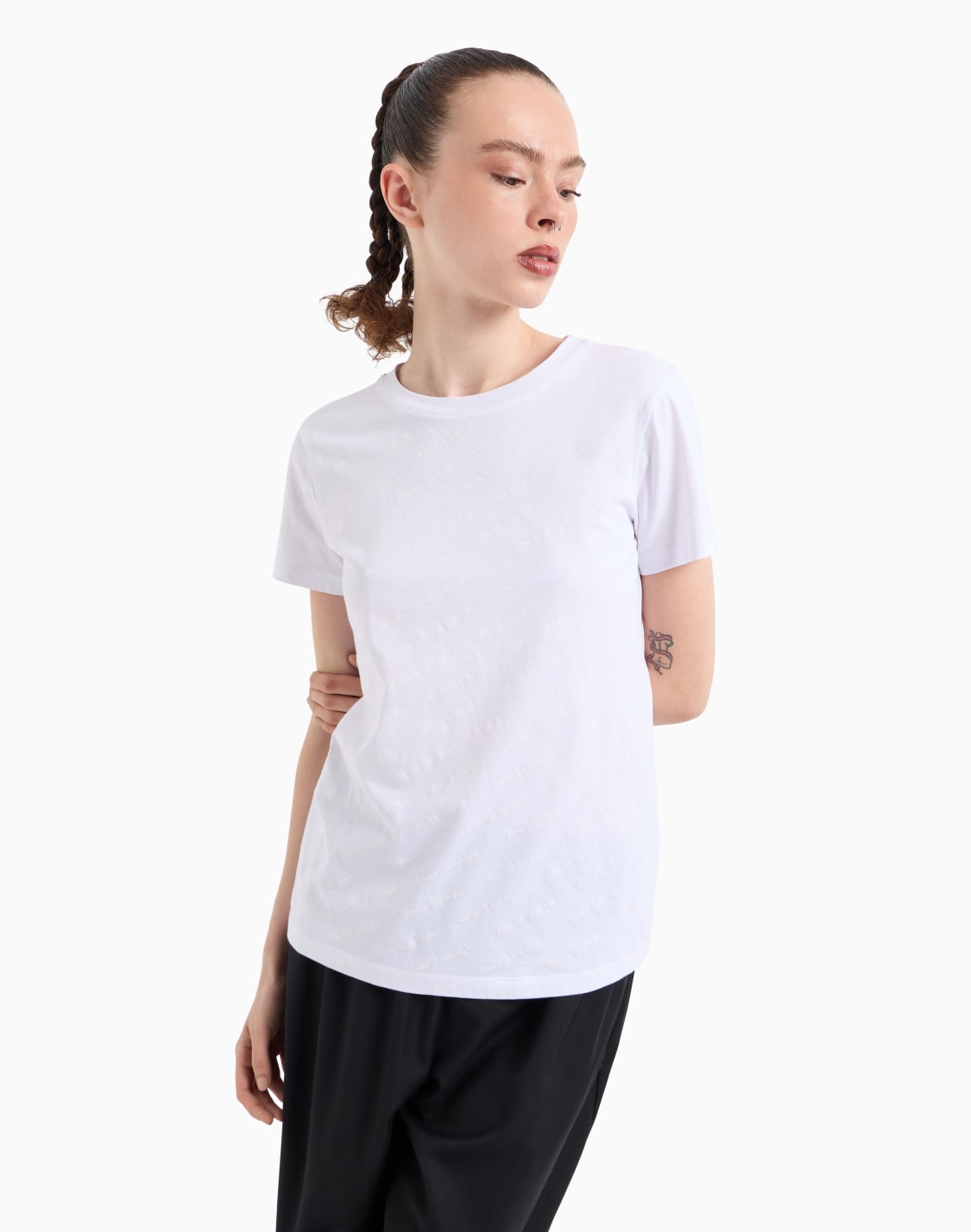 camiseta-de-punto-de-corte-regular-con-logo-asv-por-toda-la-prenda-blanco--armani-exchange