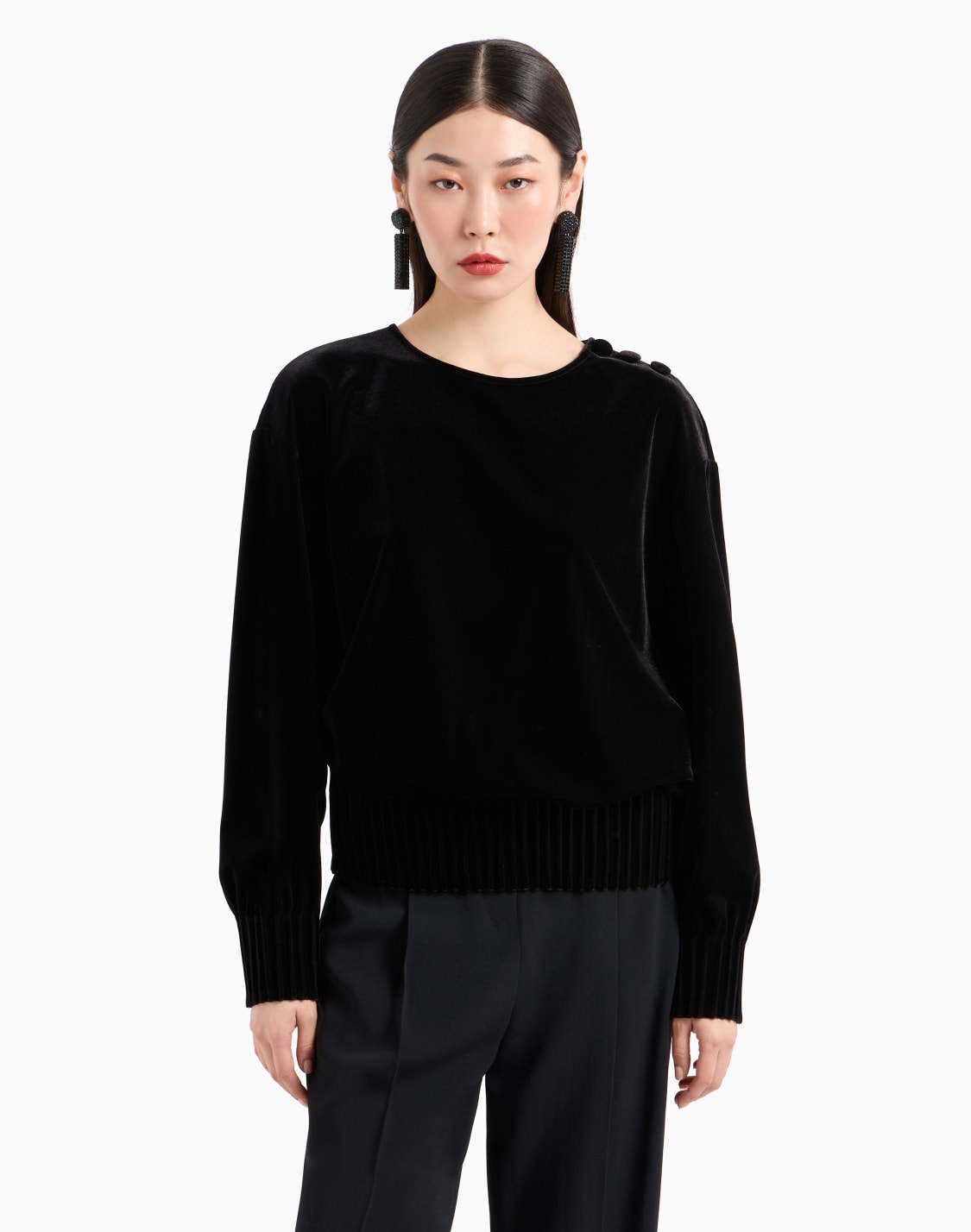 sudadera-de-chenilla-con-botones-en-el-hombro-negro--emporio-armani