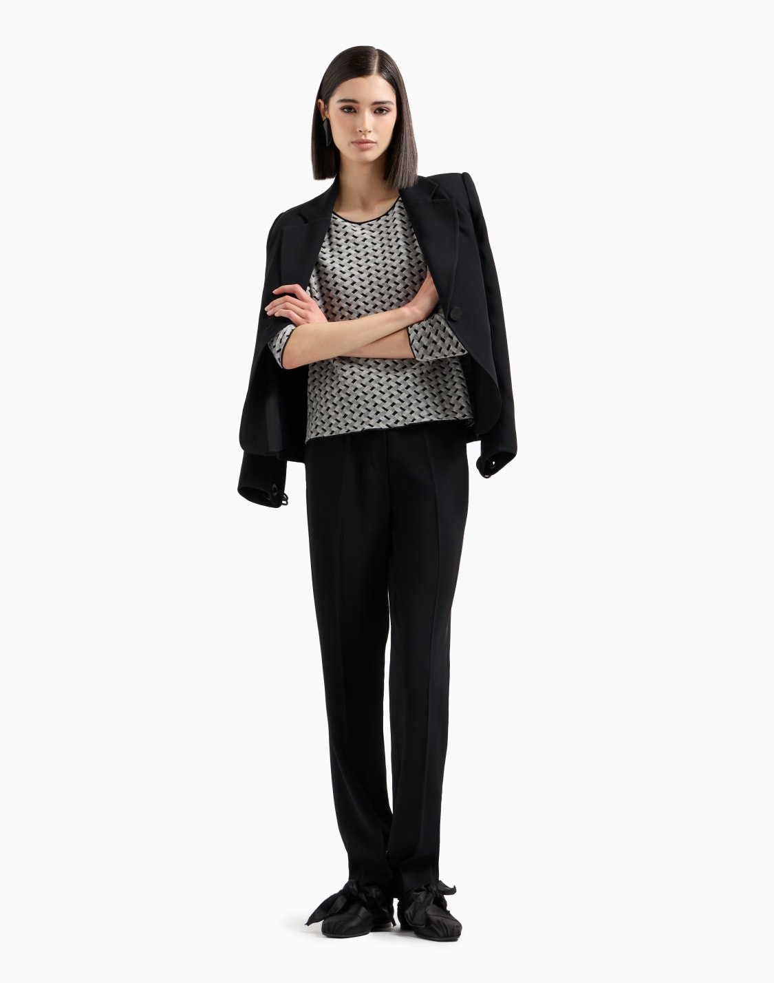 高評価アイテム 736☆ ARMANI パンツスーツ レディース 38 7ブラック スーツ・フォーマル・ドレス
