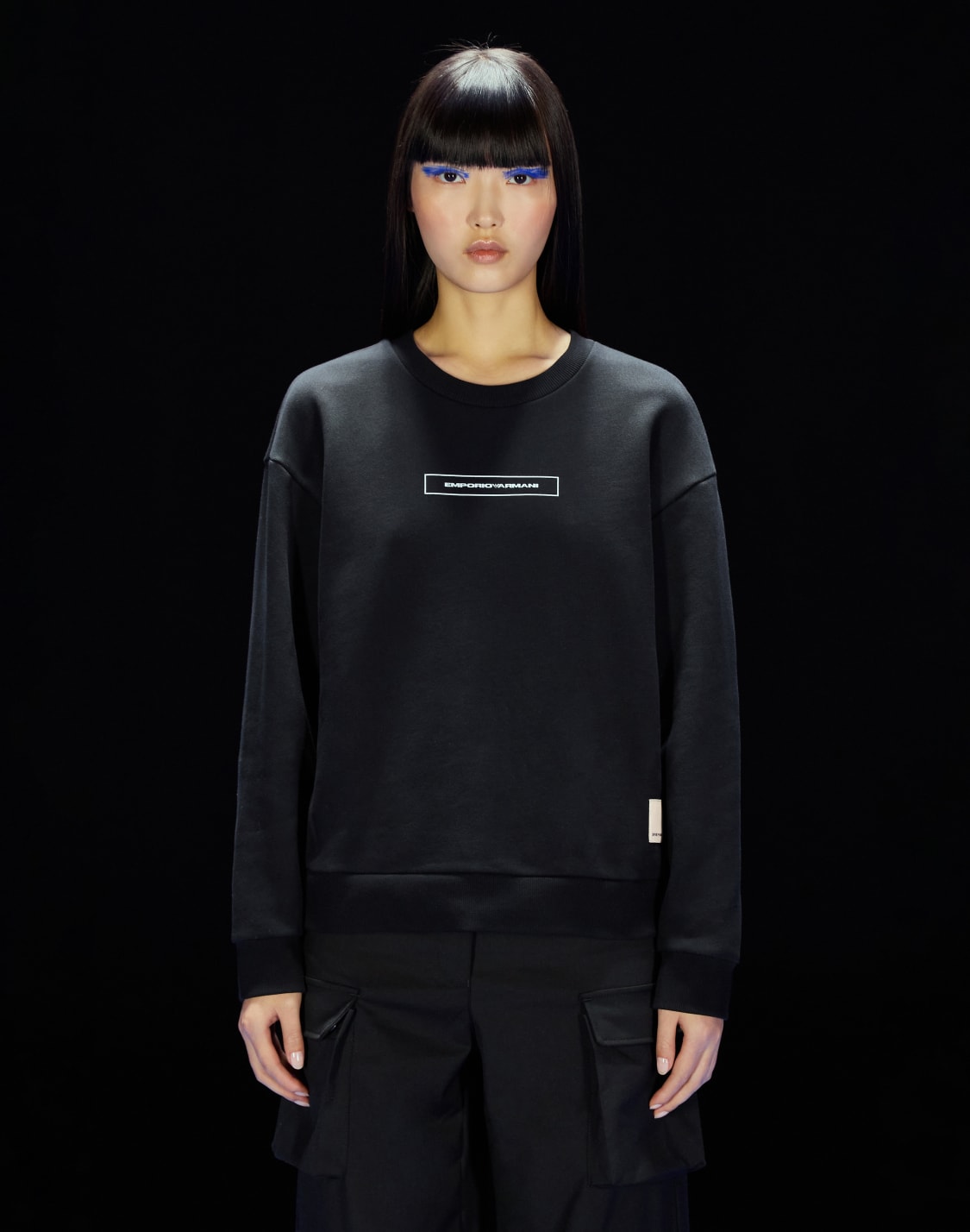 sudadera-de-punto-orgnico-con-estampado-y-bordado-cpsula-black-blue-asv-negro--emporio-armani