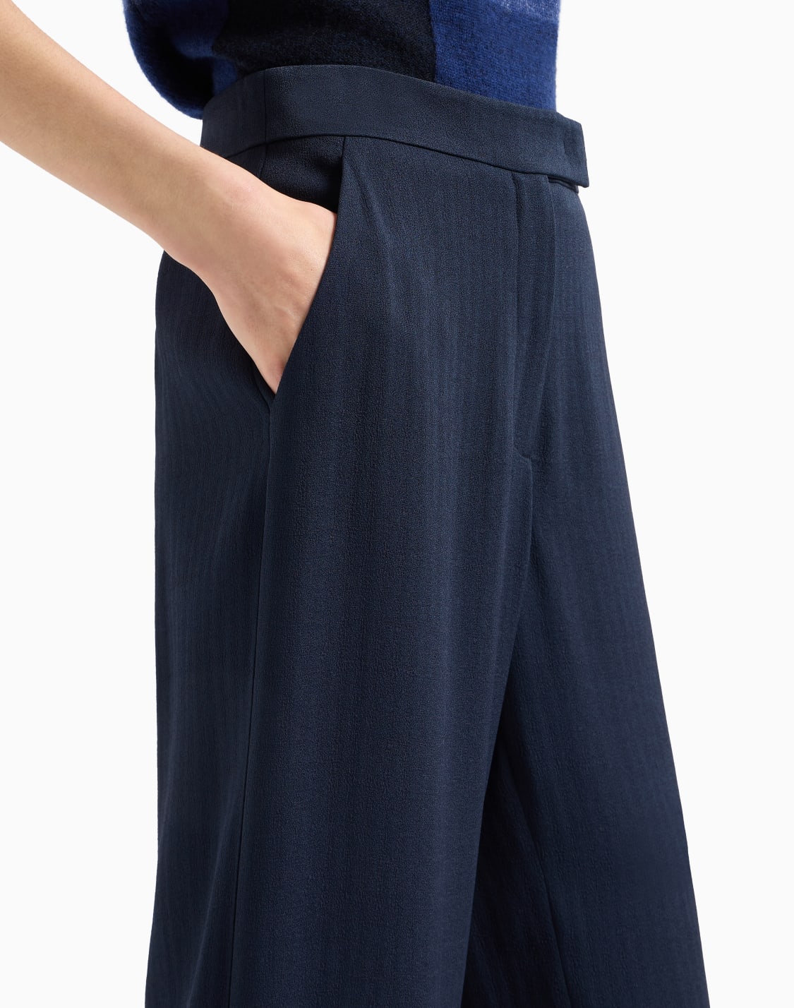 tailleur-eleganti-e-completi-da-donna-emporio-armani