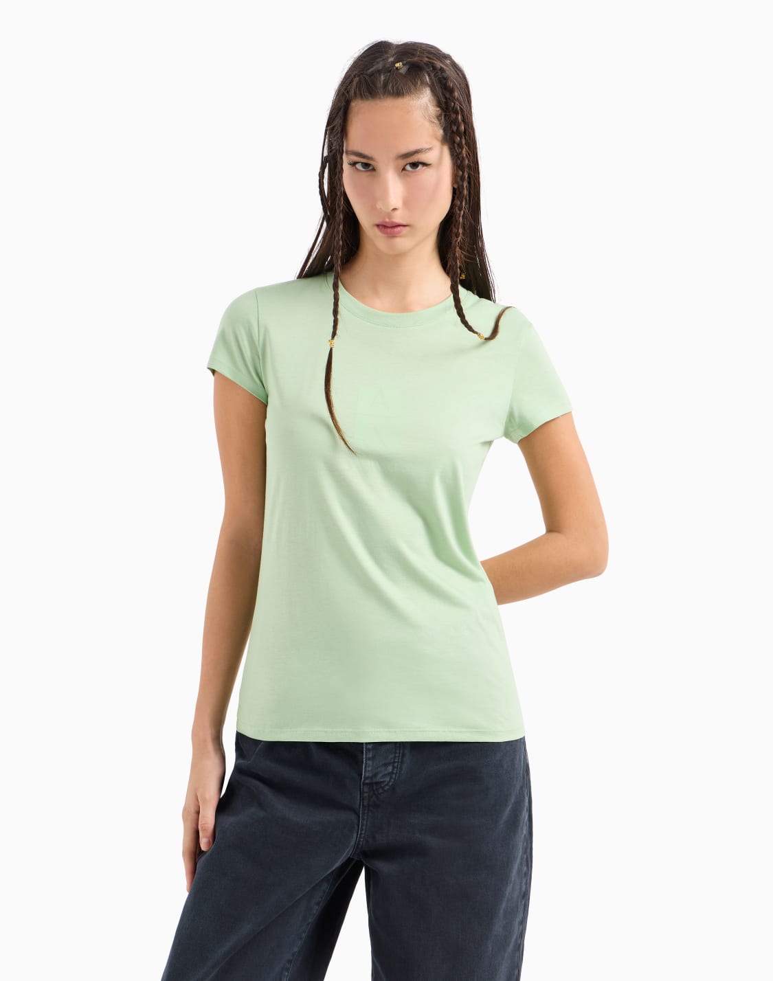 camiseta-slim-fit-de-algodn-pima-con-logo-tono-sobre-tono-verde--armani-exchange