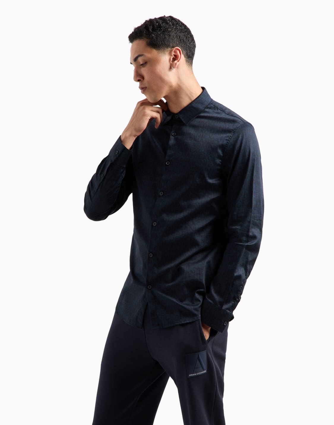 camisa-regular-fit-de-algodn-satinado-estampado-azul--armani-exchange