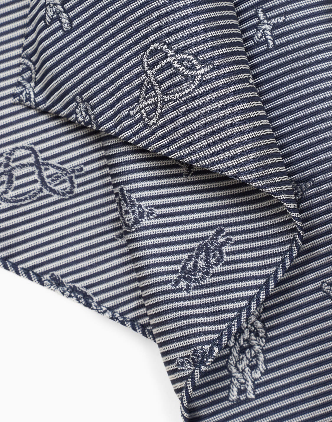 pauelo-de-bolsillo-en-seda-pura-con-fantasa-de-nudos-en-tejido-jacquard-azul-marino--emporio-armani