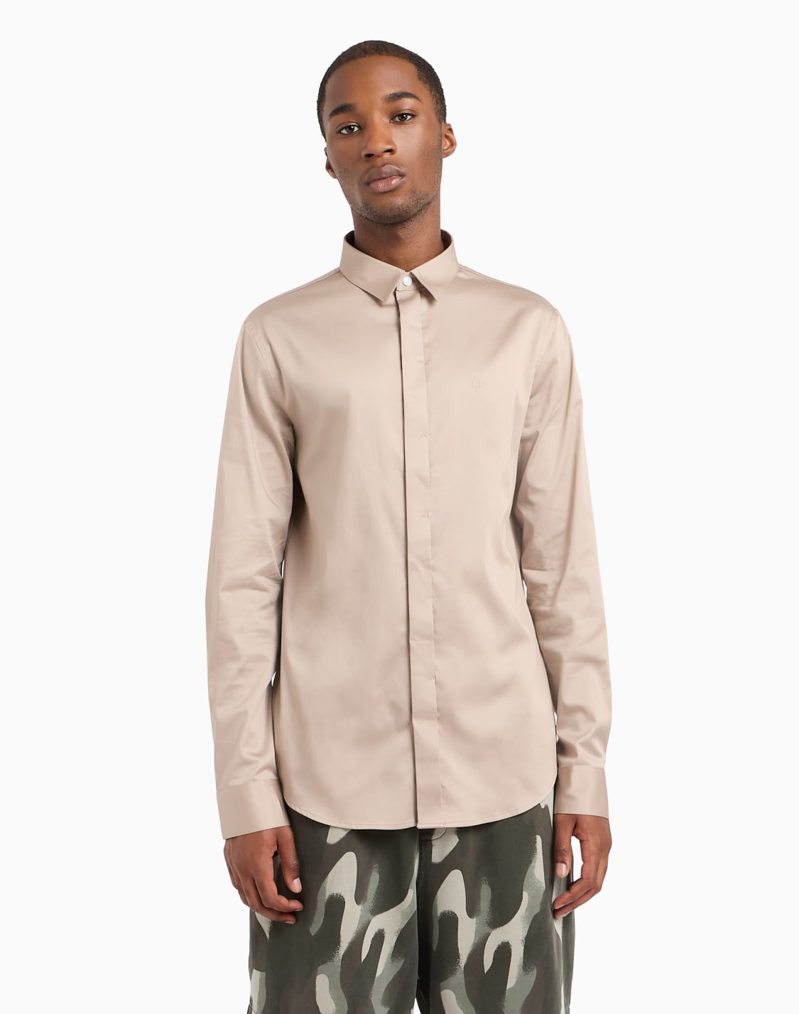 camisa-slim-fit-de-satn-elstico-beige--armani-exchange