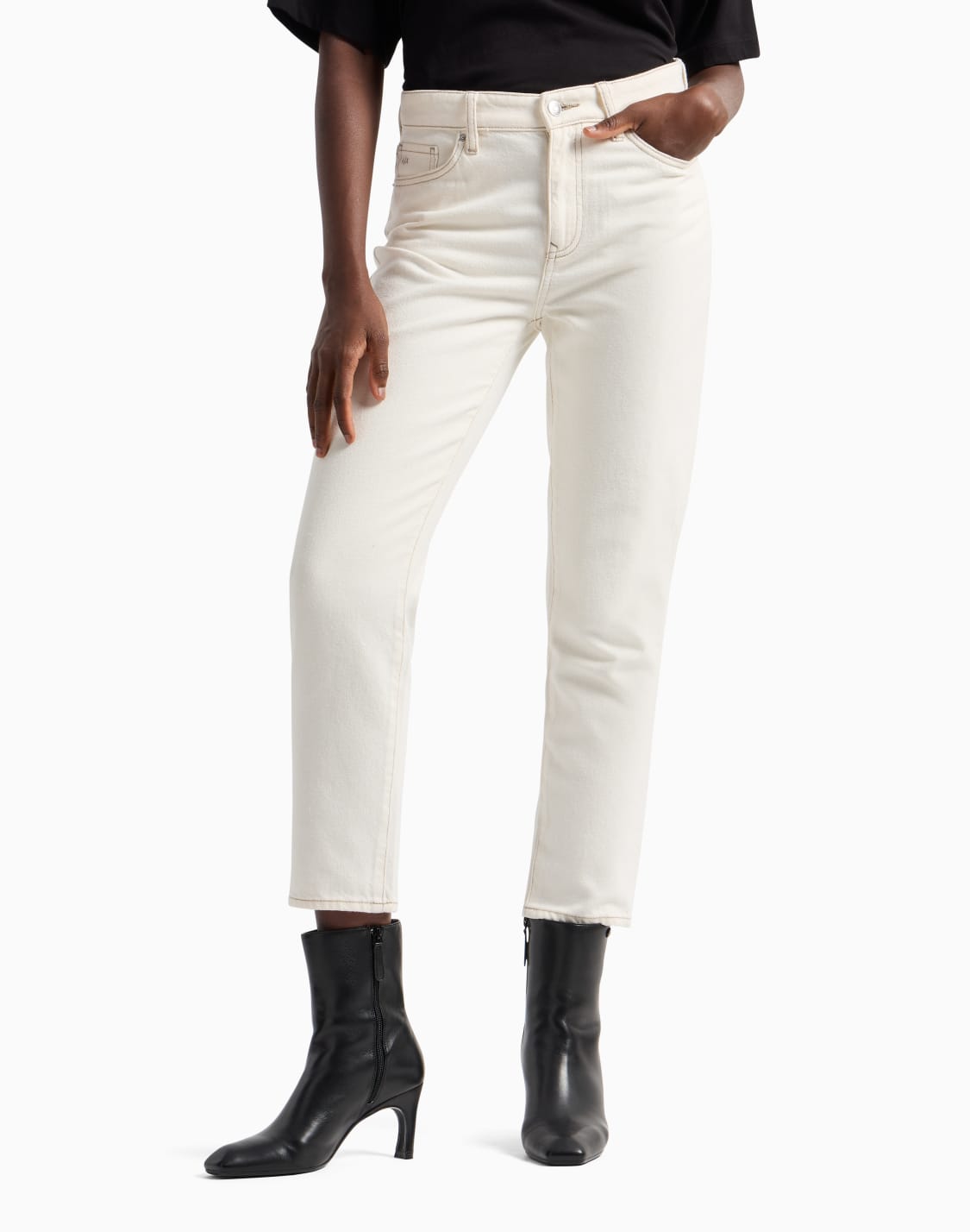 vaqueros-boyfriend-cropped-en-denim-rgido-de-algodn-blanco--armani-exchange