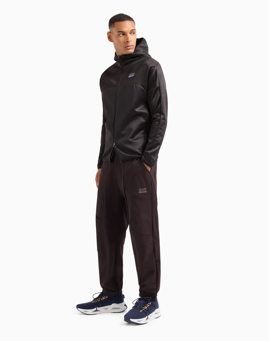 sudadera-con-capucha-dynamic-athlete-de-tejido-tcnico-vigor7-marrn--ea7