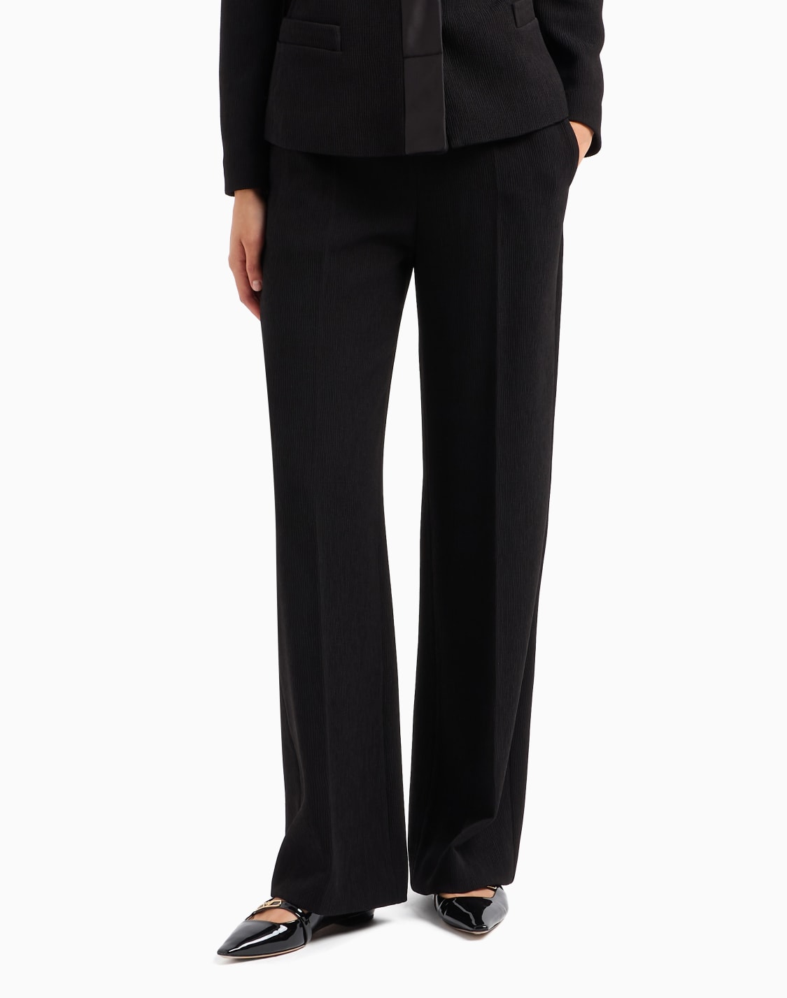 pantalones-con-cintura-elstica-en-tejido-tcnico-elstico-con-canal-negro--emporio-armani