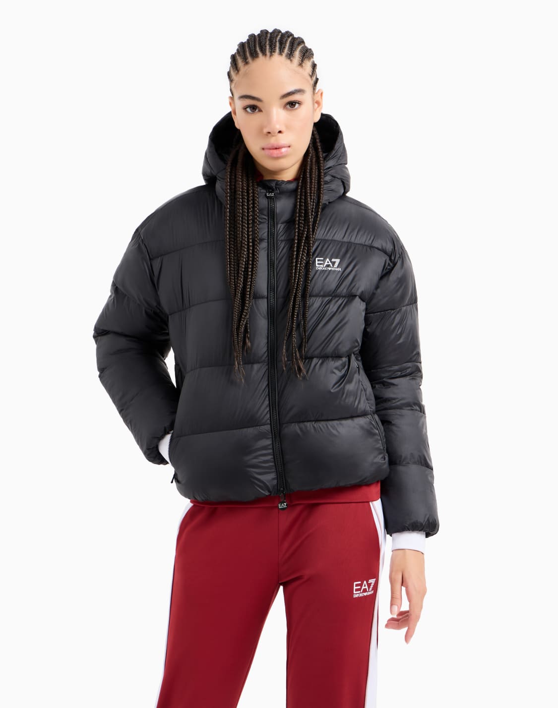 bomber-acolchada-con-capucha-shiny-negro--ea7