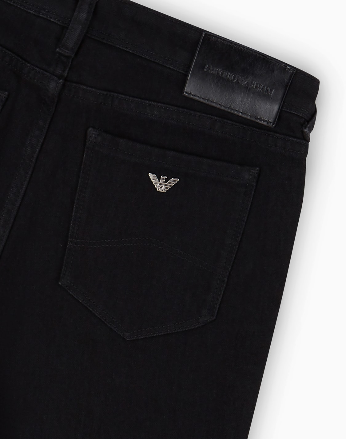 vaqueros-j28-de-cintura-media-y-pernera-superajustada-de-cmodo-denim-aclarado-negro--emporio-armani