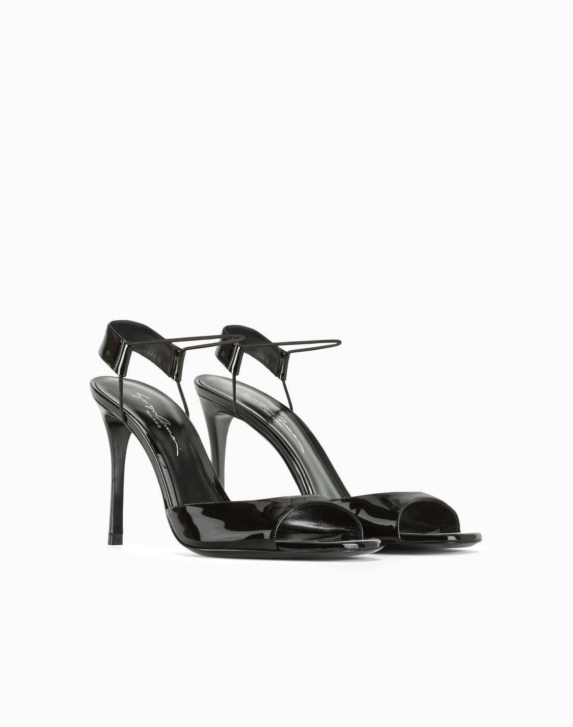 sandalia-alta-de-charol-lquido-negro--giorgio-armani