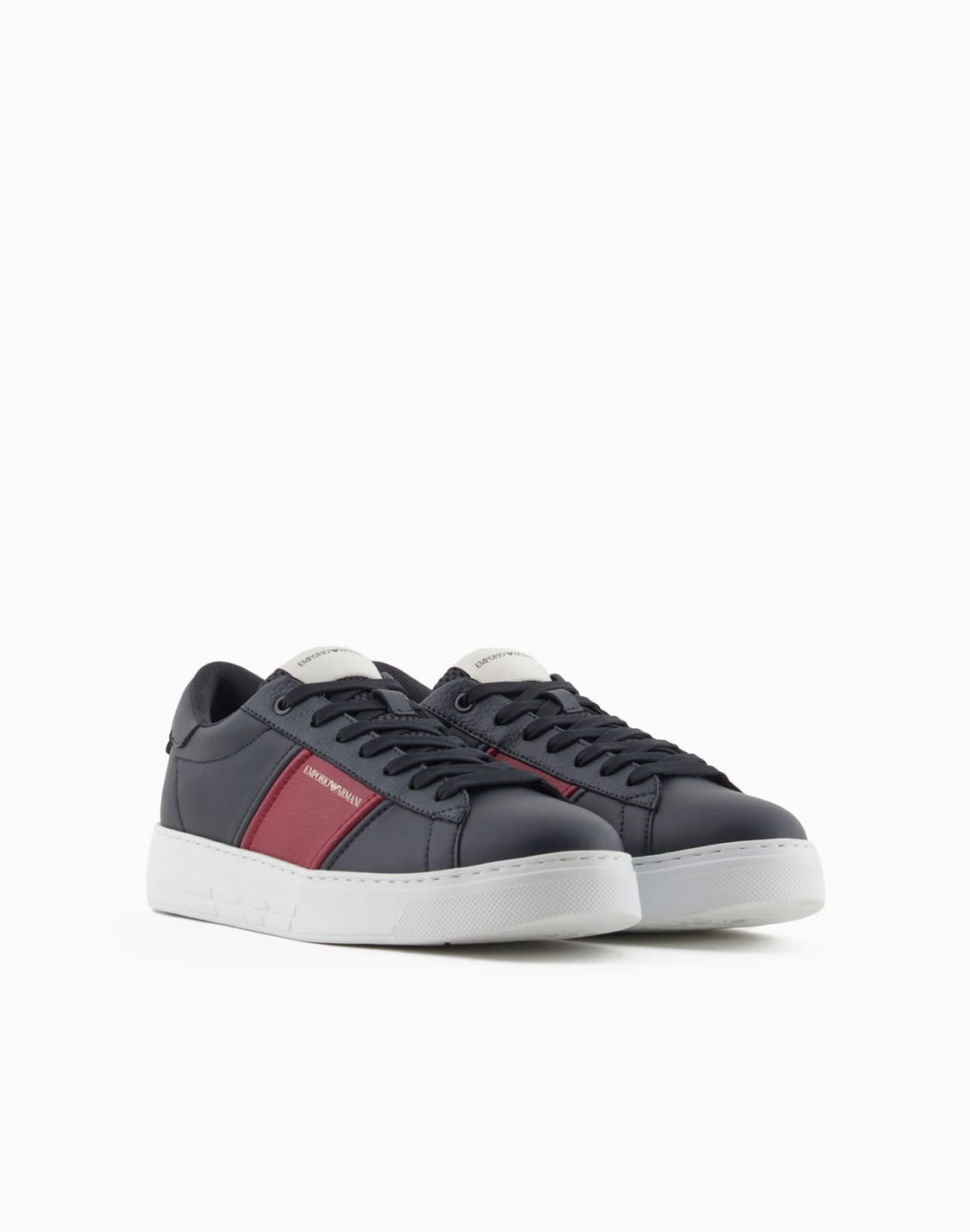 deportivas-de-piel-con-detalle-de-logotipo-rojo--emporio-armani