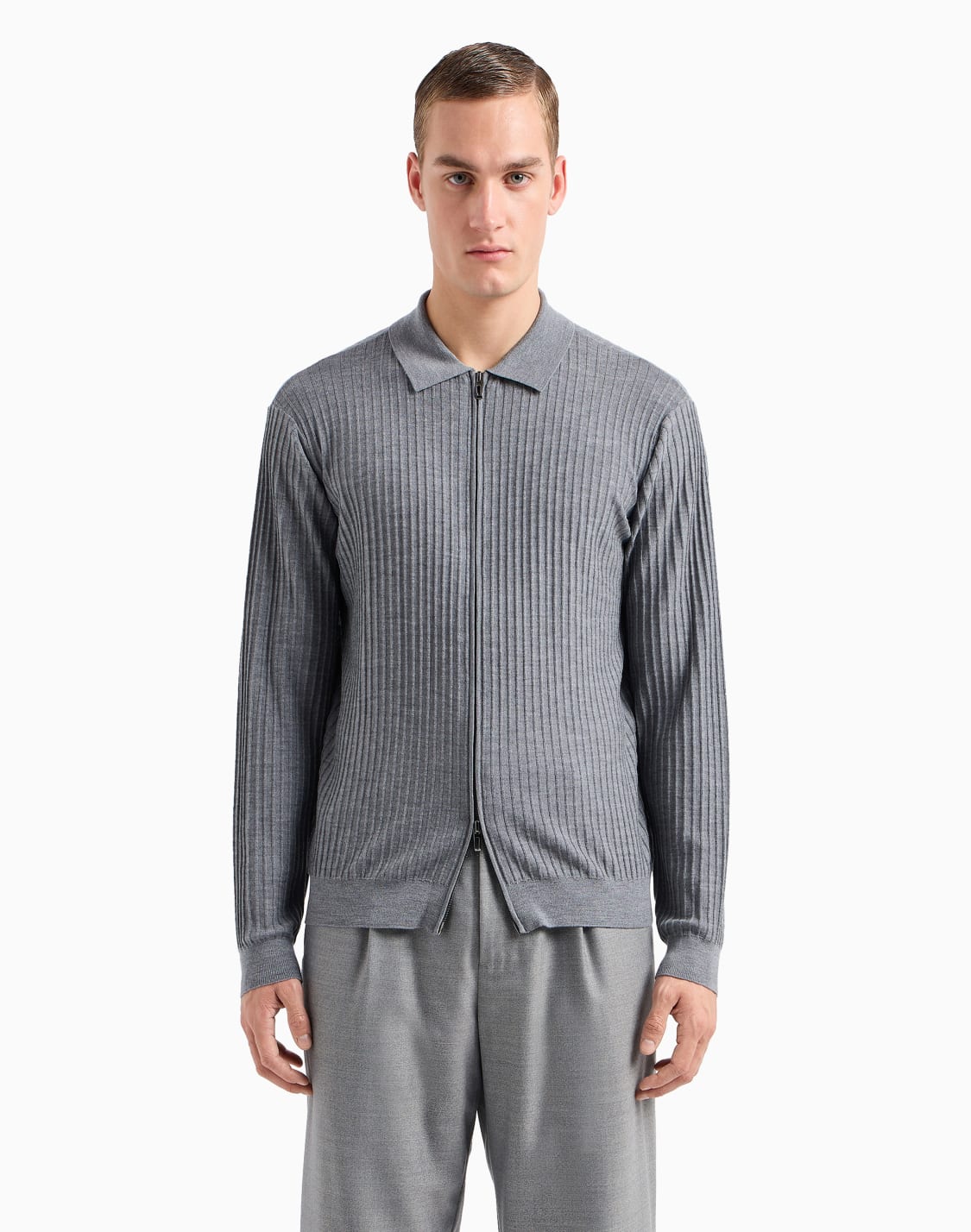 crdigan-de-lana-virgen-efecto-canal-con-cremallera-travel-essential-gris--emporio-armani