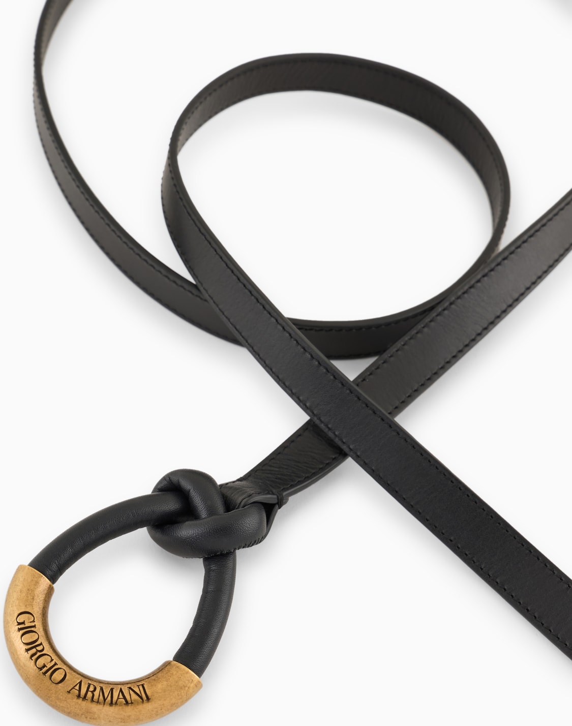 cinturn-fino-de-piel-con-detalle-de-nudo-asv-negro--giorgio-armani