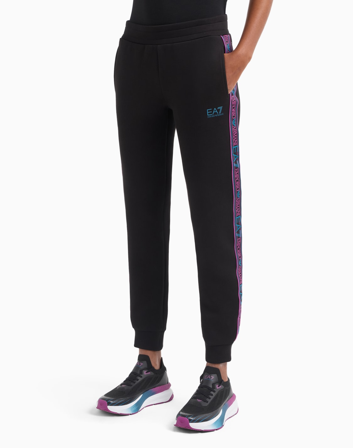 dynamic-athlete-joggers-in-natural-ventus7-technical-fabric-black--ea7