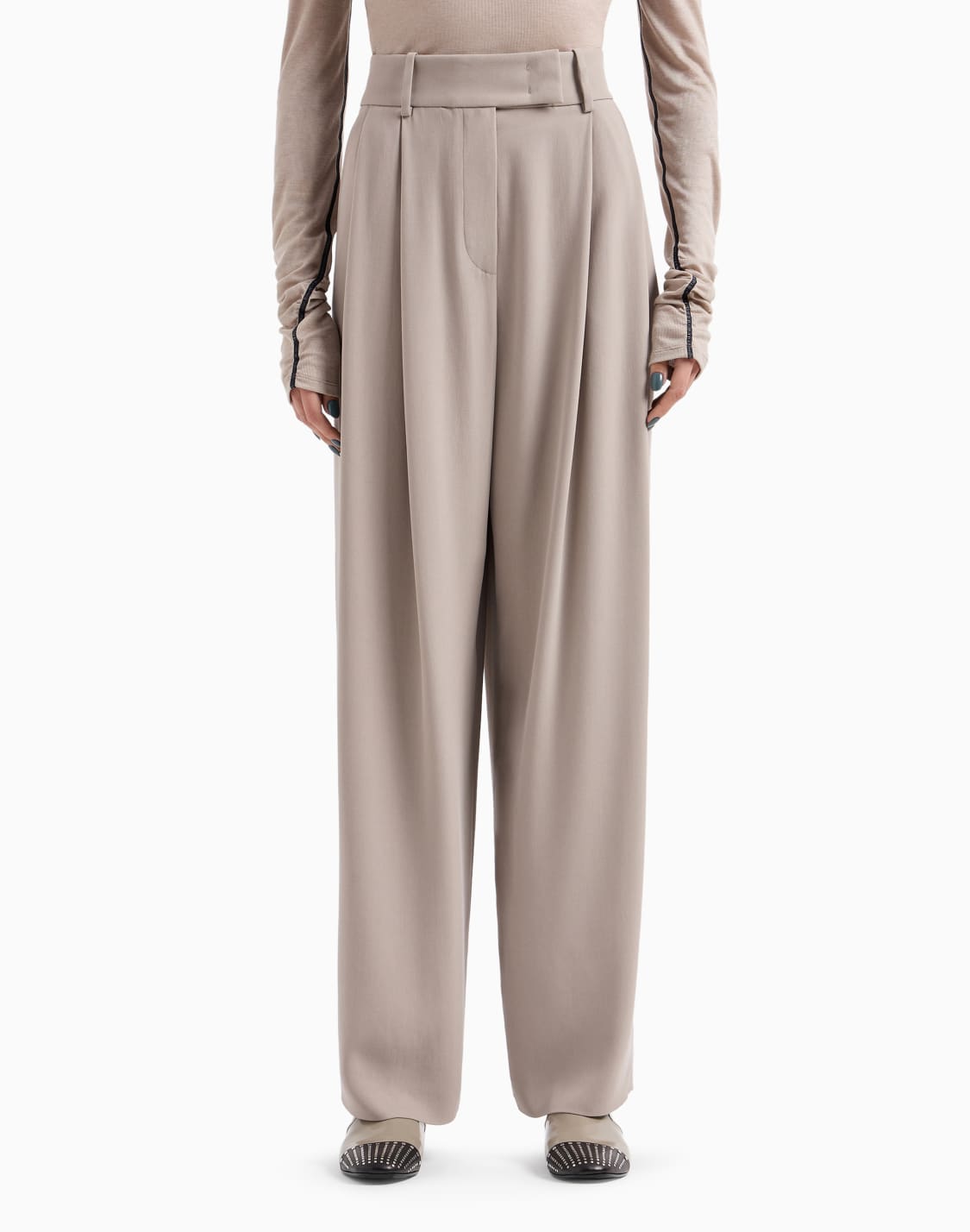 pantalones-de-dos-pinzas-de-raso-doble-de-seda-beige--giorgio-armani