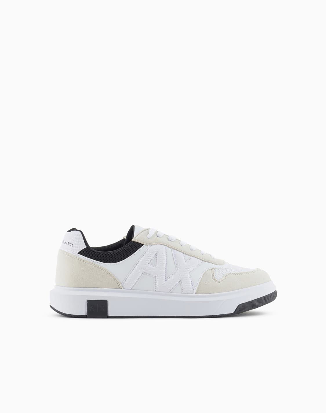 zapatillas-con-detalles-en-contraste-y-logo-lateral-blanco--armani-exchange