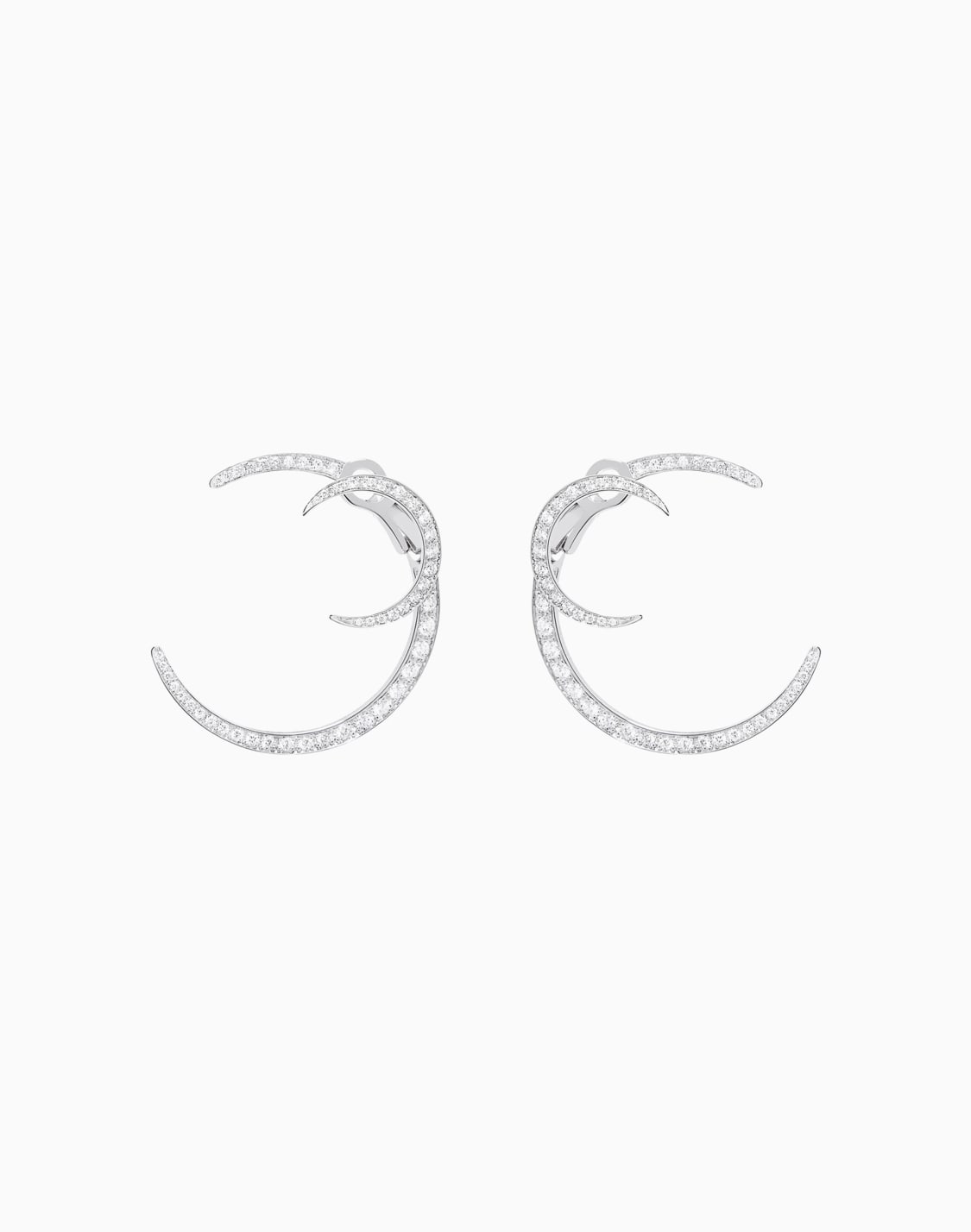 orecchini-firmamento-in-oro-bianco-18-kt-e-diamanti-bianco--giorgio-armani