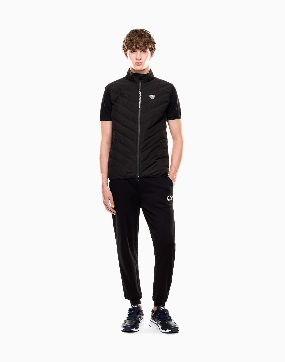 premium-shield-packable-gilet-black--ea7