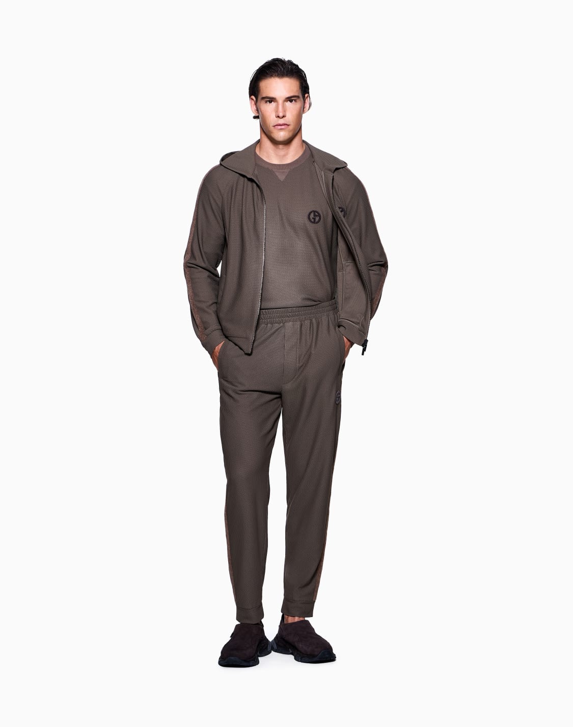sweat-shirt-capuche-en-gaufr-technique-beige--giorgio-armani