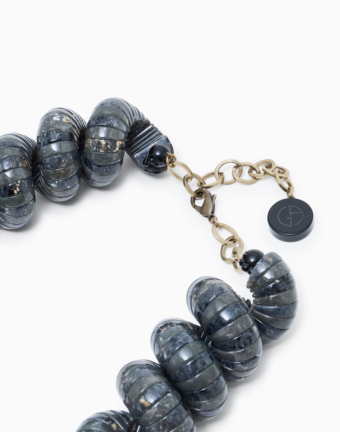 collier-long-en-rsine-chine-gris--giorgio-armani