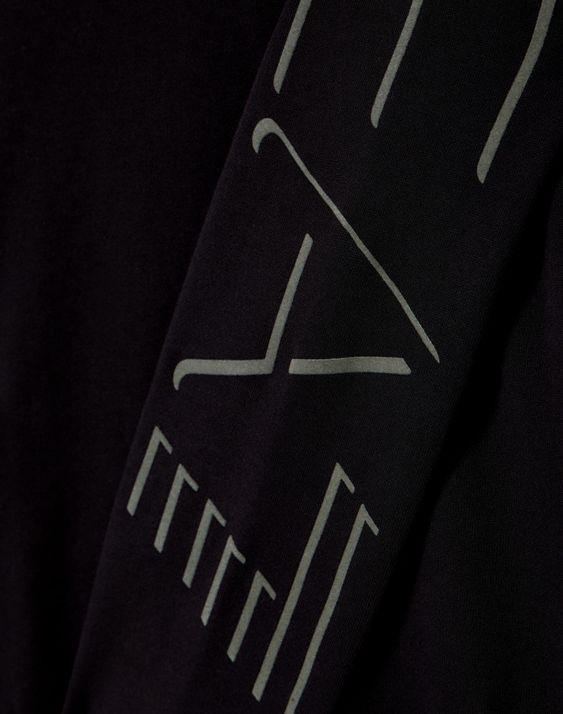 sweatshirts-without-hood-black--ea7