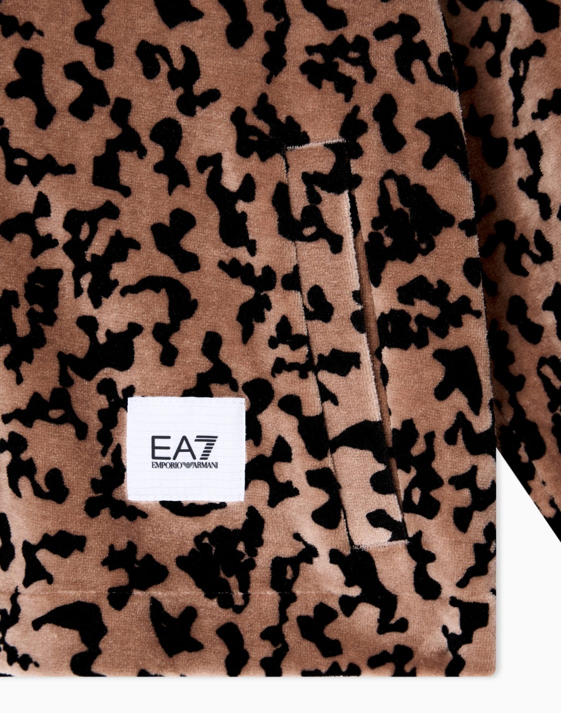 zip-up-sweatshirts-patterned--ea7