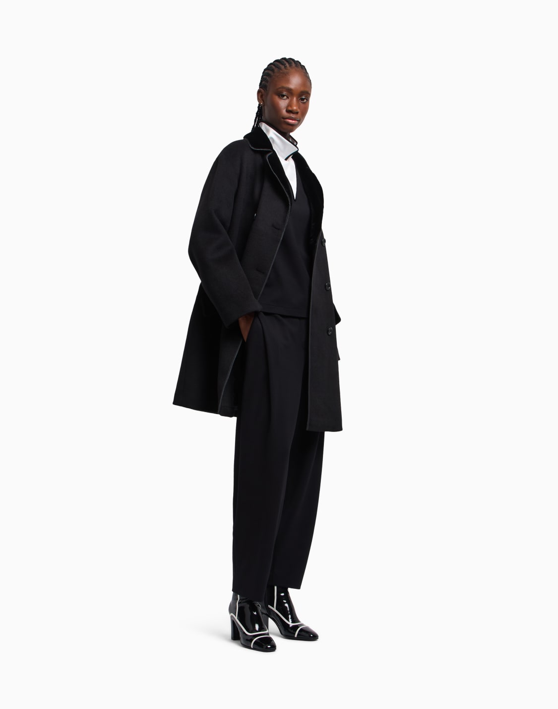 stretch-milano-stitch-fabric-trousers-with-a-pleat-black--emporio-armani