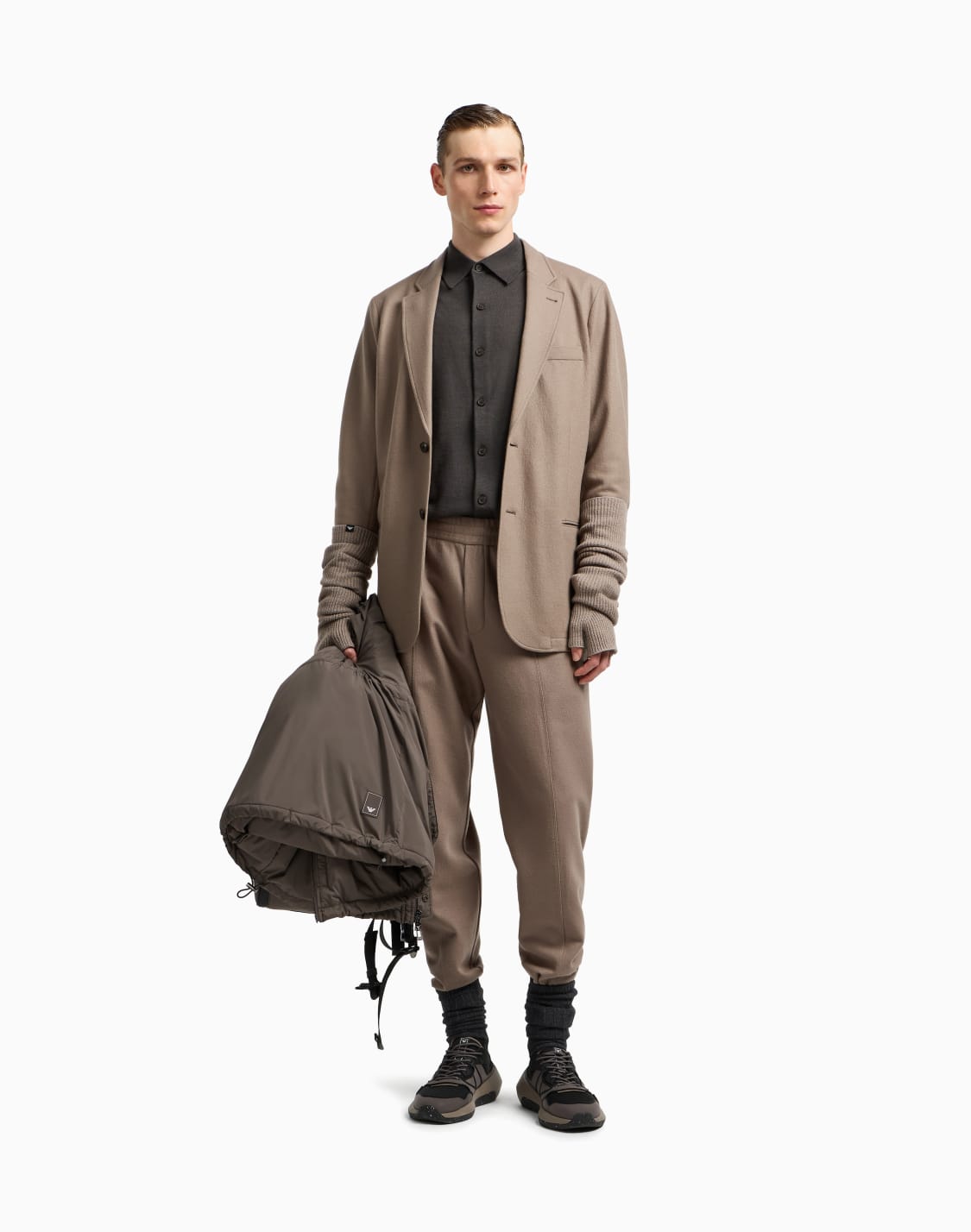 crdigan-de-punto-jersey-de-lana-virgen-travel-essential-gris--emporio-armani