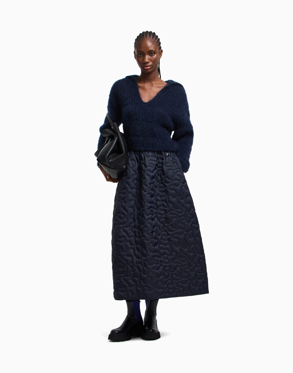 asv-winter-urbanism-カプセルコレクション-スカト-ナイロン-3dキルティング風刺繍-ネイビブル--emporio-armani