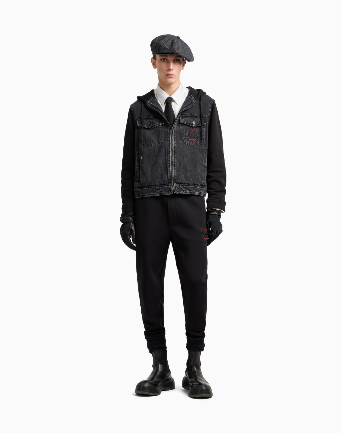 pantalon-de-jogging-en-jersey-double-avec-broderie-capsule-saint-valentin-asv-noir--emporio-armani