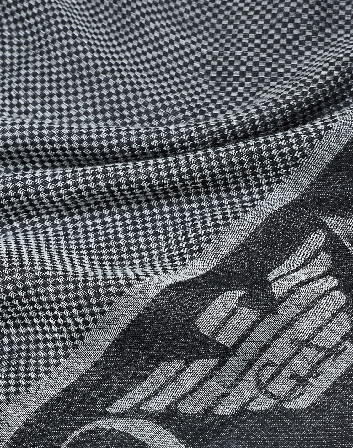 stole-with-gradient-micro-check-motif-black--emporio-armani