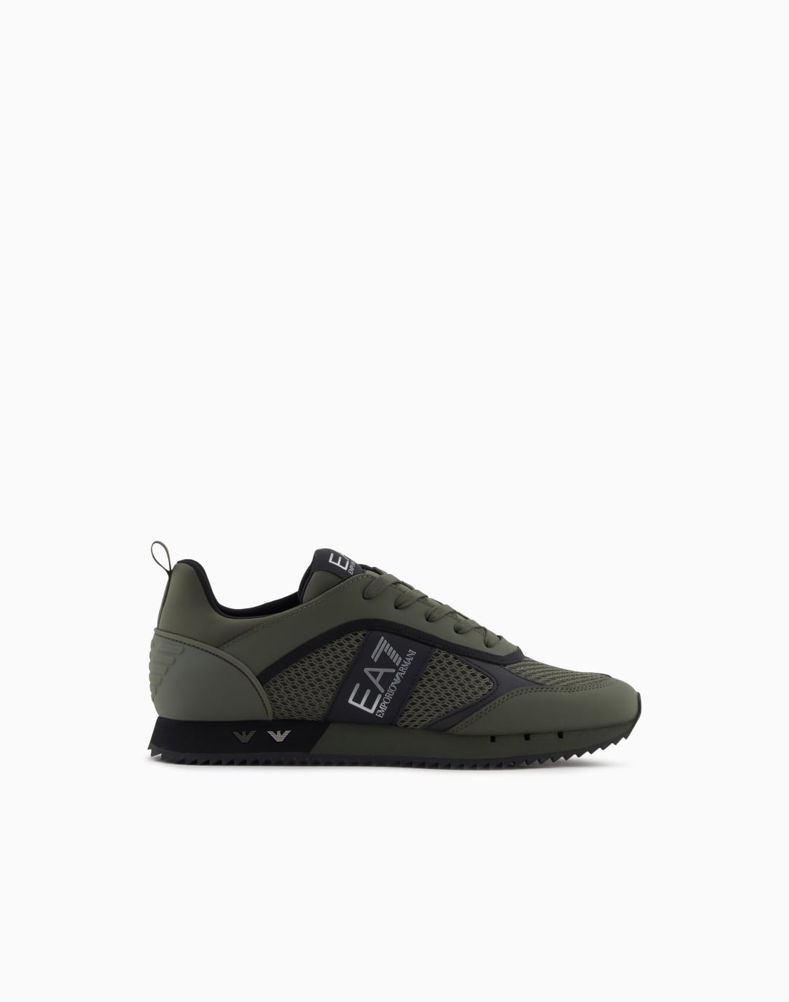 black-and-white-laces-sneakers-green--ea7