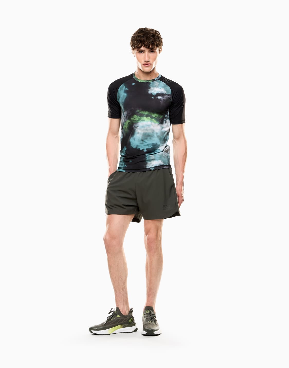 dynamic-athlete-printed-t-shirt-in-vigor7-technical-fabric-multicoloured--ea7