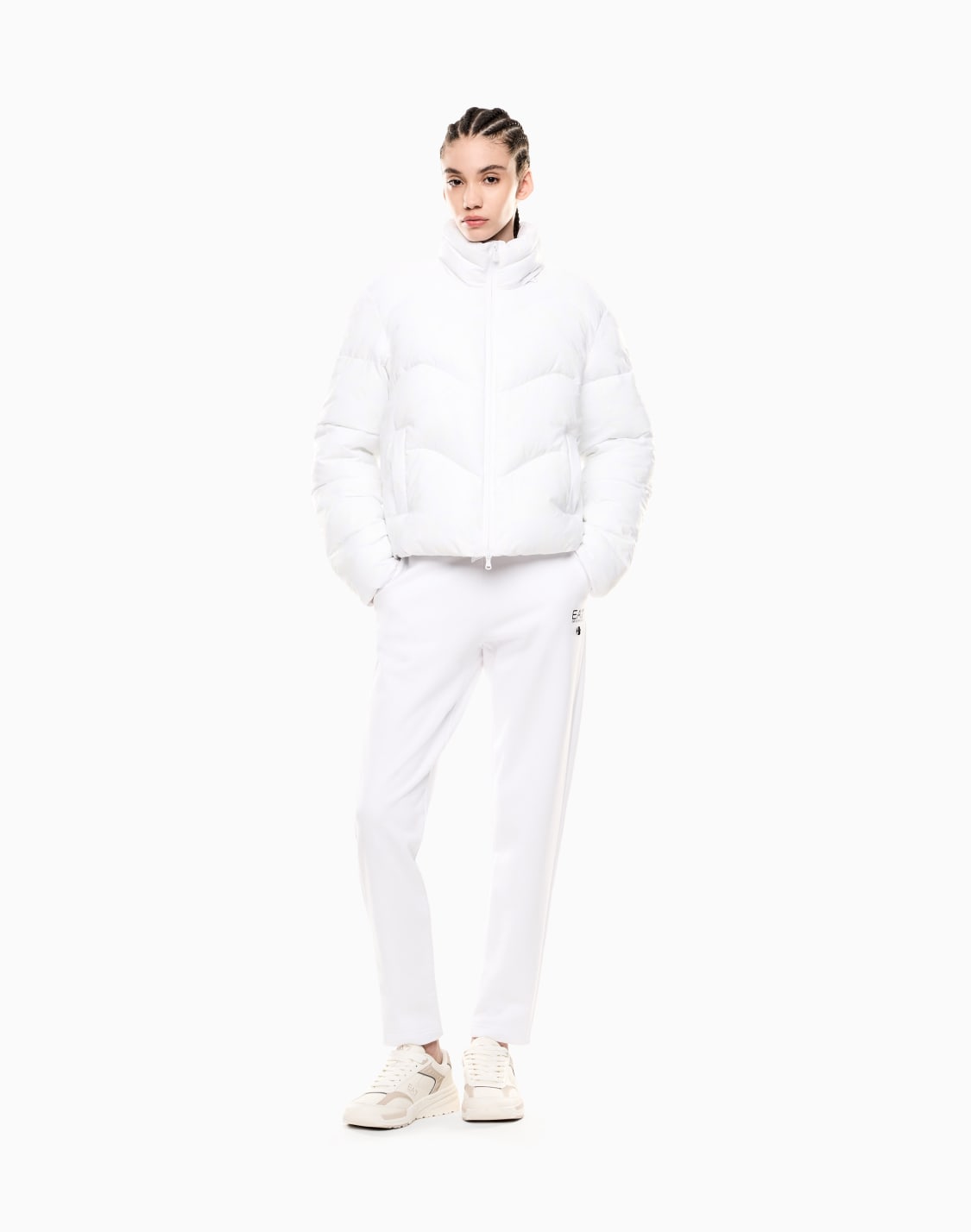 chaqueta-acolchada-de-nailon-con-estampado-integral-de-monograma-blanco--ea7